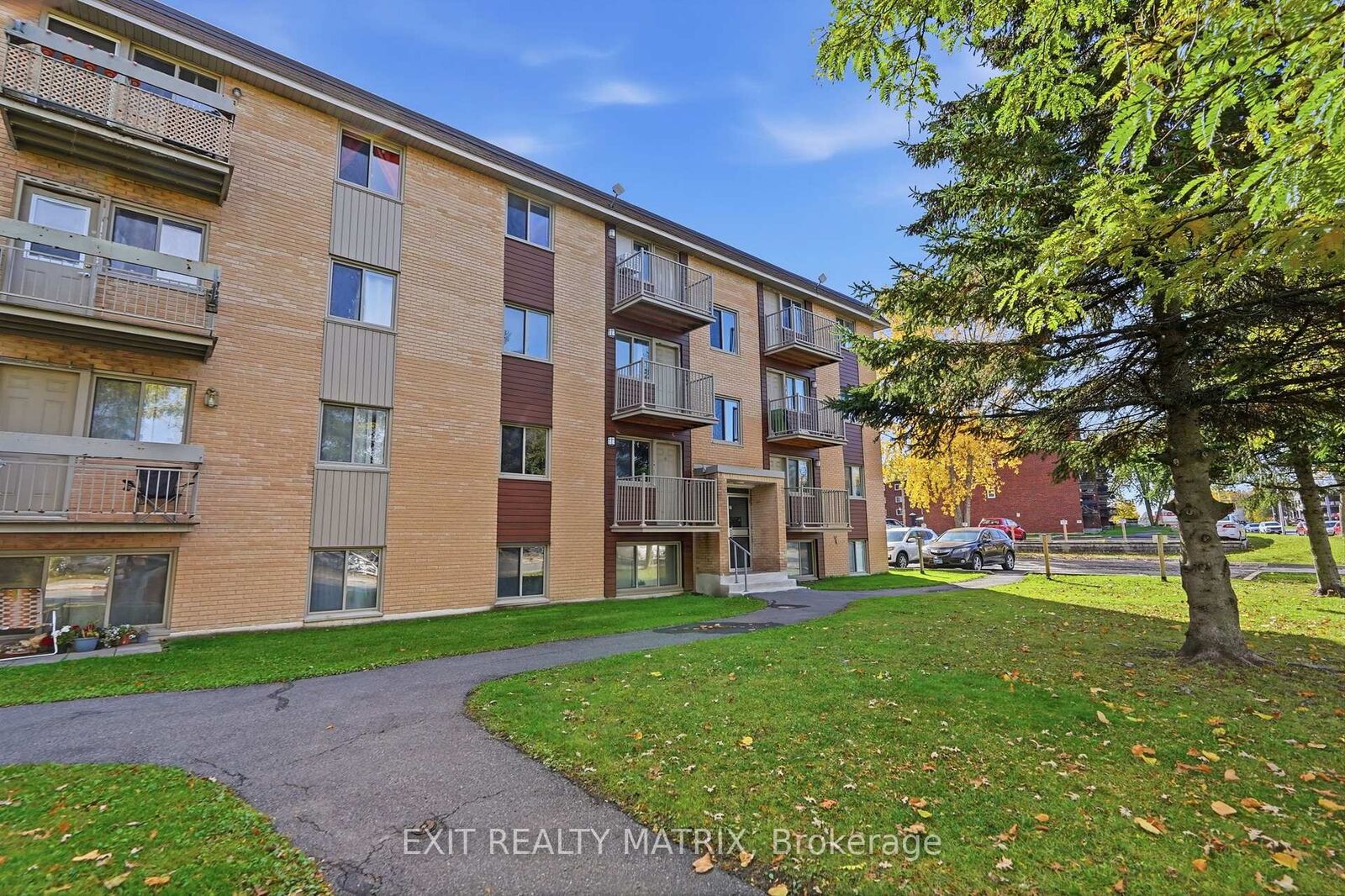 Property Photo: 1015 Cartier Boulevard 5 ON K6A 2Y4