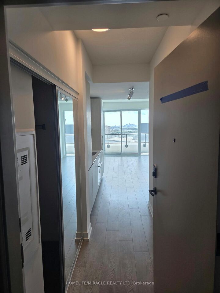 Property Photo:  209 Steeles Avenue 2202  ON L6Y 0B5 