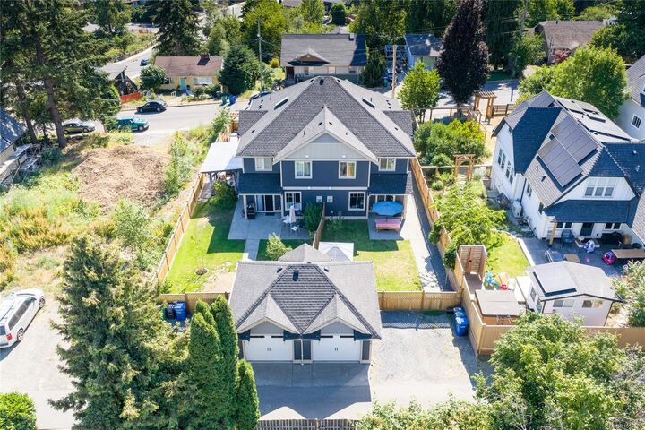 Property Photo:  476 Machleary St  BC V9R 2H2 