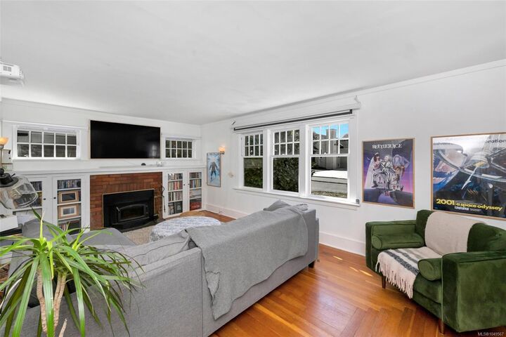 Property Photo:  476 Ypres St  BC V9L 3T6 