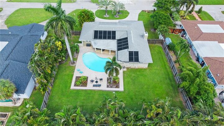 Property Photo: 1312 Jambalana Ln FL 33901