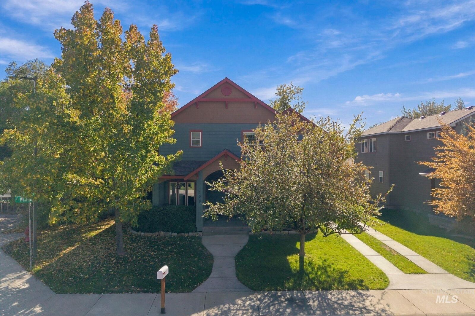 Property Photo: 199 E Wishbone Ct ID 83706