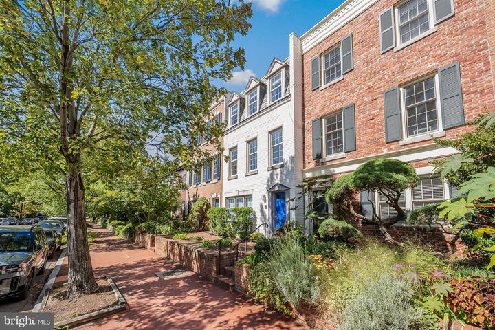 Property Photo: 1230 C Street SE 1 DC 20003