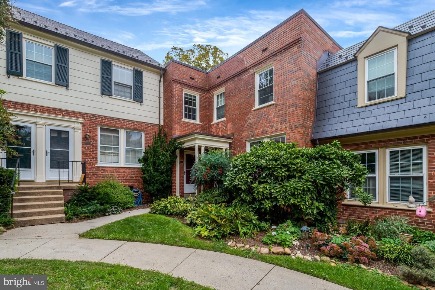 Property Photo: 1021 S Barton Street 116 VA 22204
