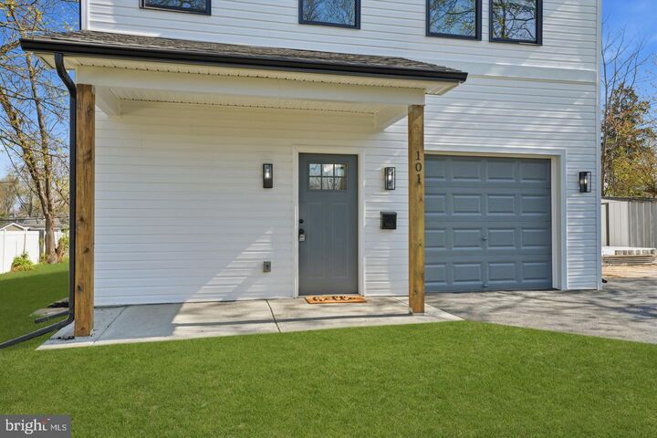 Property Photo:  6 Starlight Lane  PA 19055 
