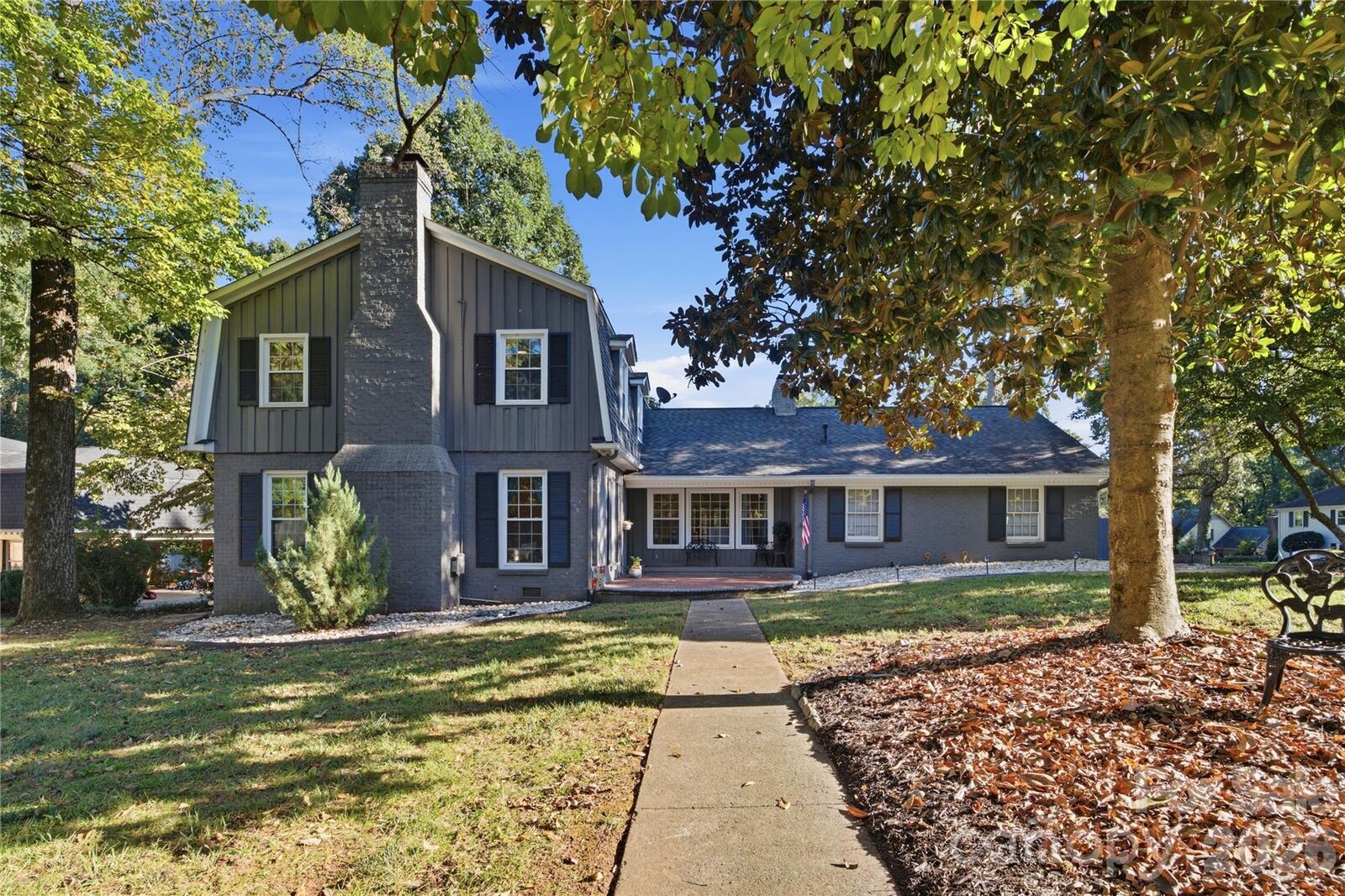 Property Photo:  1200 Charter Place  NC 28211 