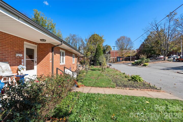 Property Photo:  152 Tate Street  NC 28786 