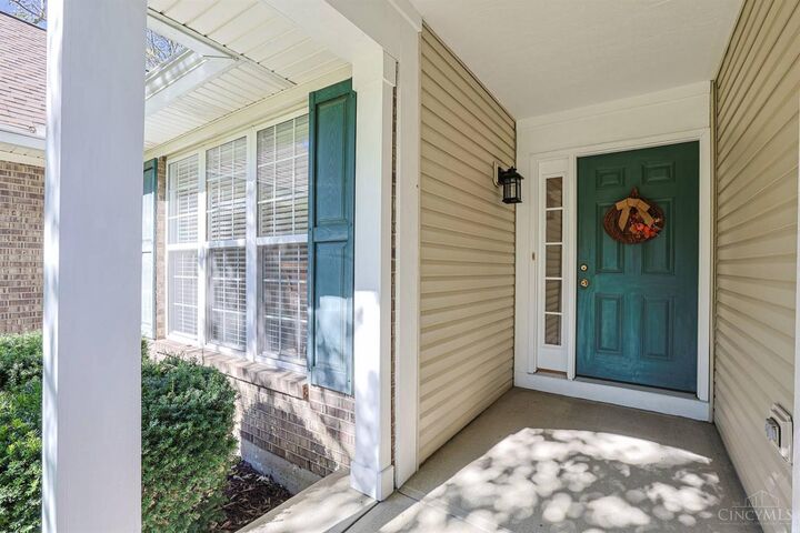 Property Photo: 520 Heritage Trace OH 45036