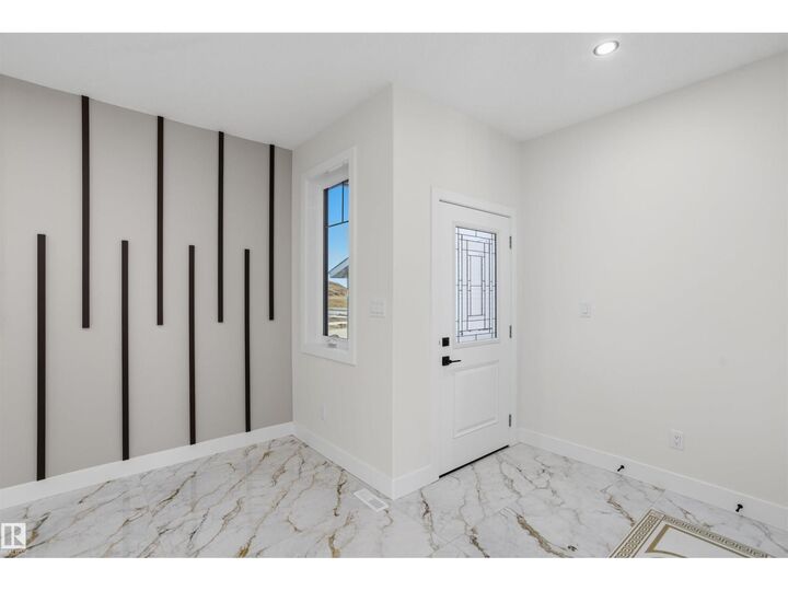 Property Photo:  236 21 St SW  AB T6X 3R3 