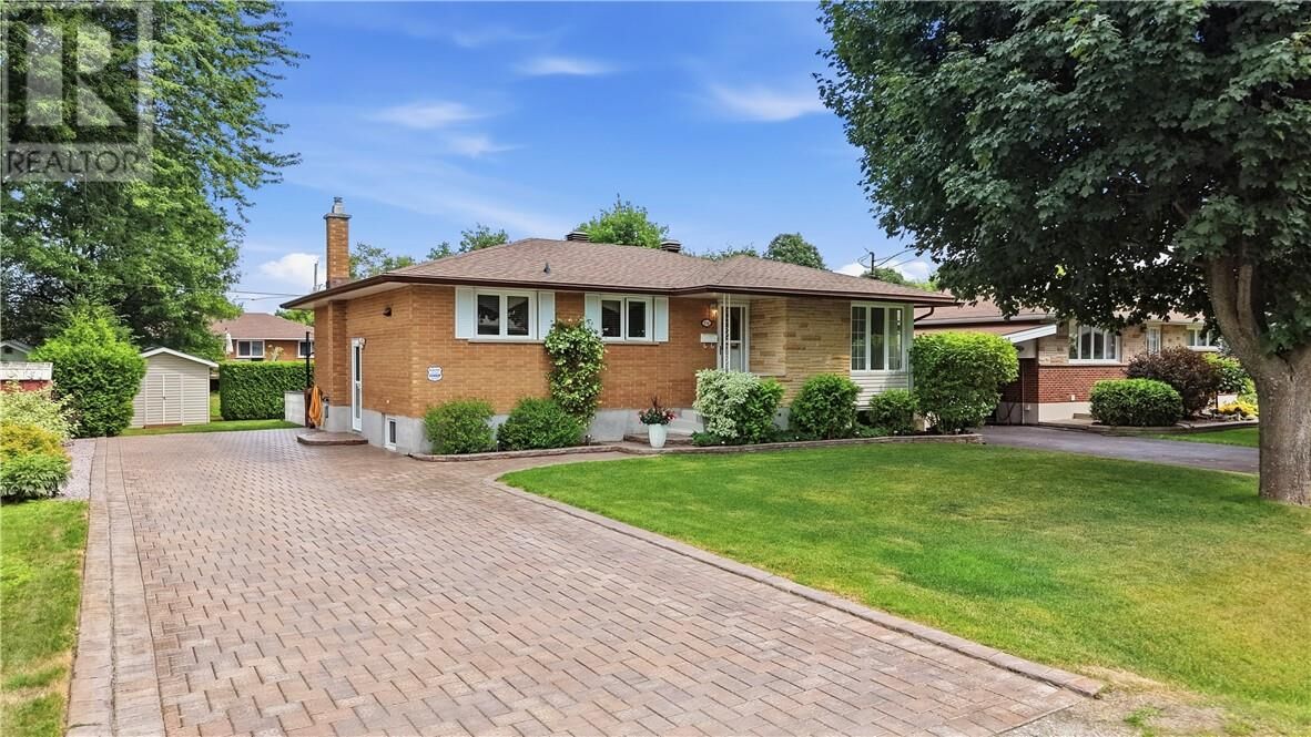 Property Photo:  836 St. Andrews Road  ON P3A 3W7 