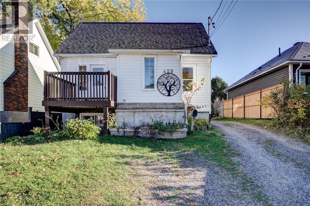 Property Photo:  459 Wembley Drive  ON P3E 1P3 