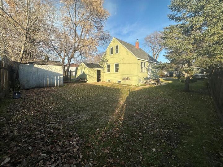 Property Photo: 590 Third Avenue MB R0J 1H0