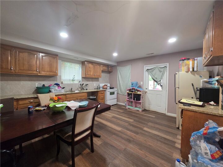Property Photo: 633 W Columbia Street OH 45504