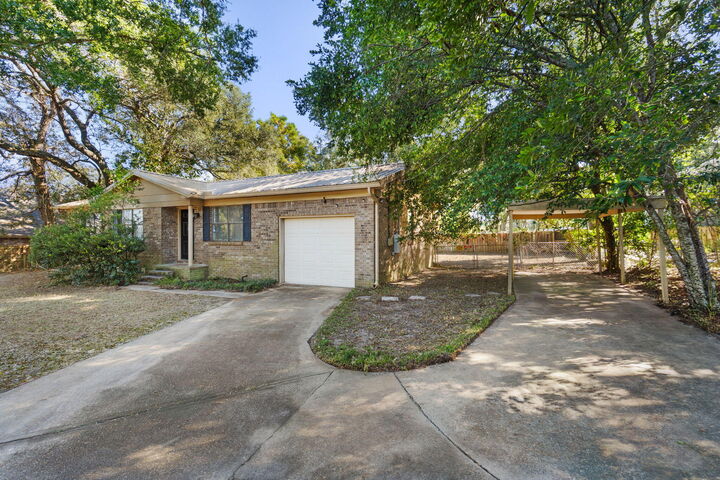 Property Photo:  1710 26th Street  FL 32578 