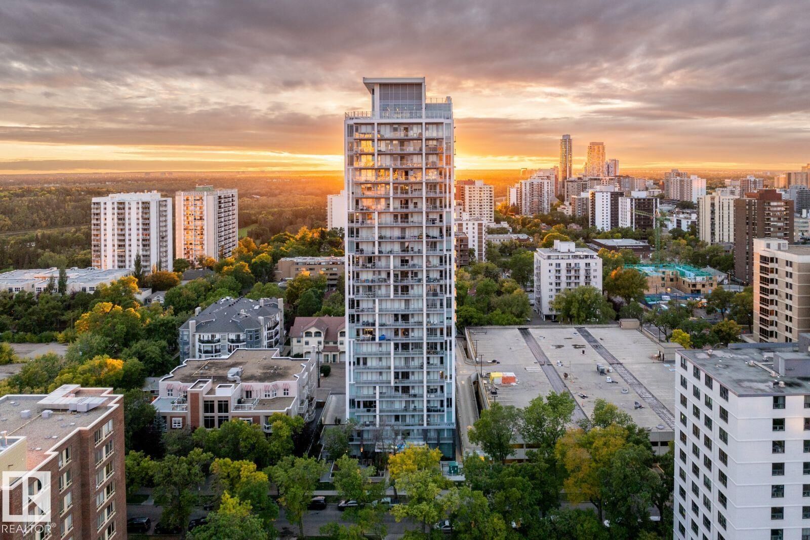 Property Photo:  9922 111 Street NW  AB T5K 1K2 