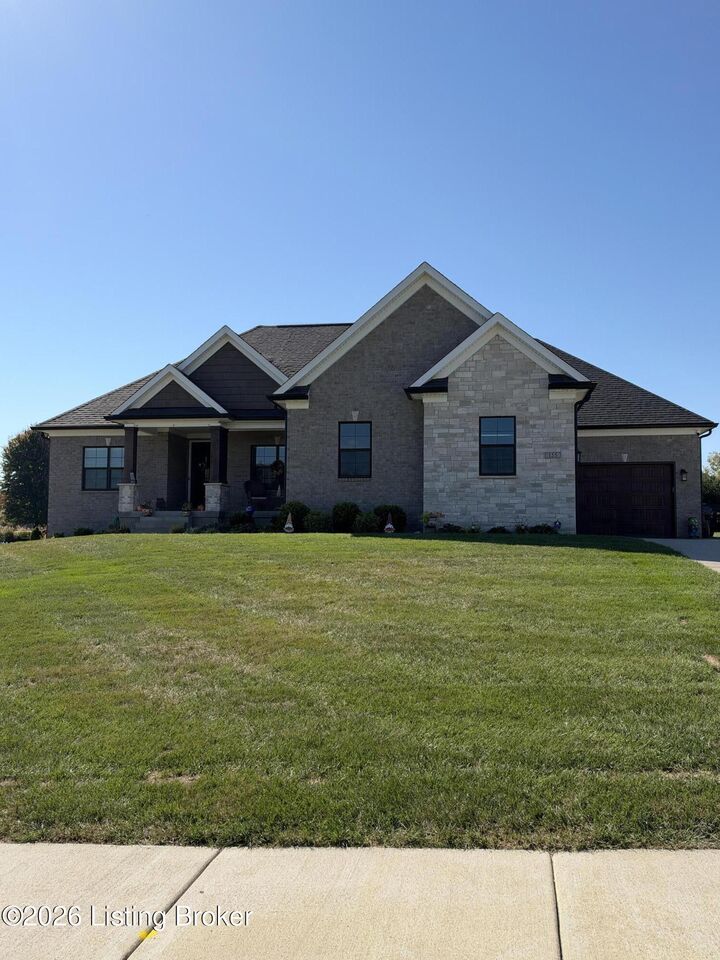Property Photo:  155 Sunbeam Ct  KY 40165 