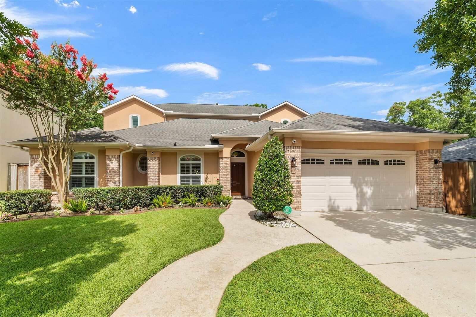 Property Photo:  9406 Bevlyn Drive  TX 77025 