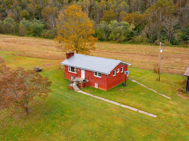 Property Photo: 1633 Highland Road KY 41339