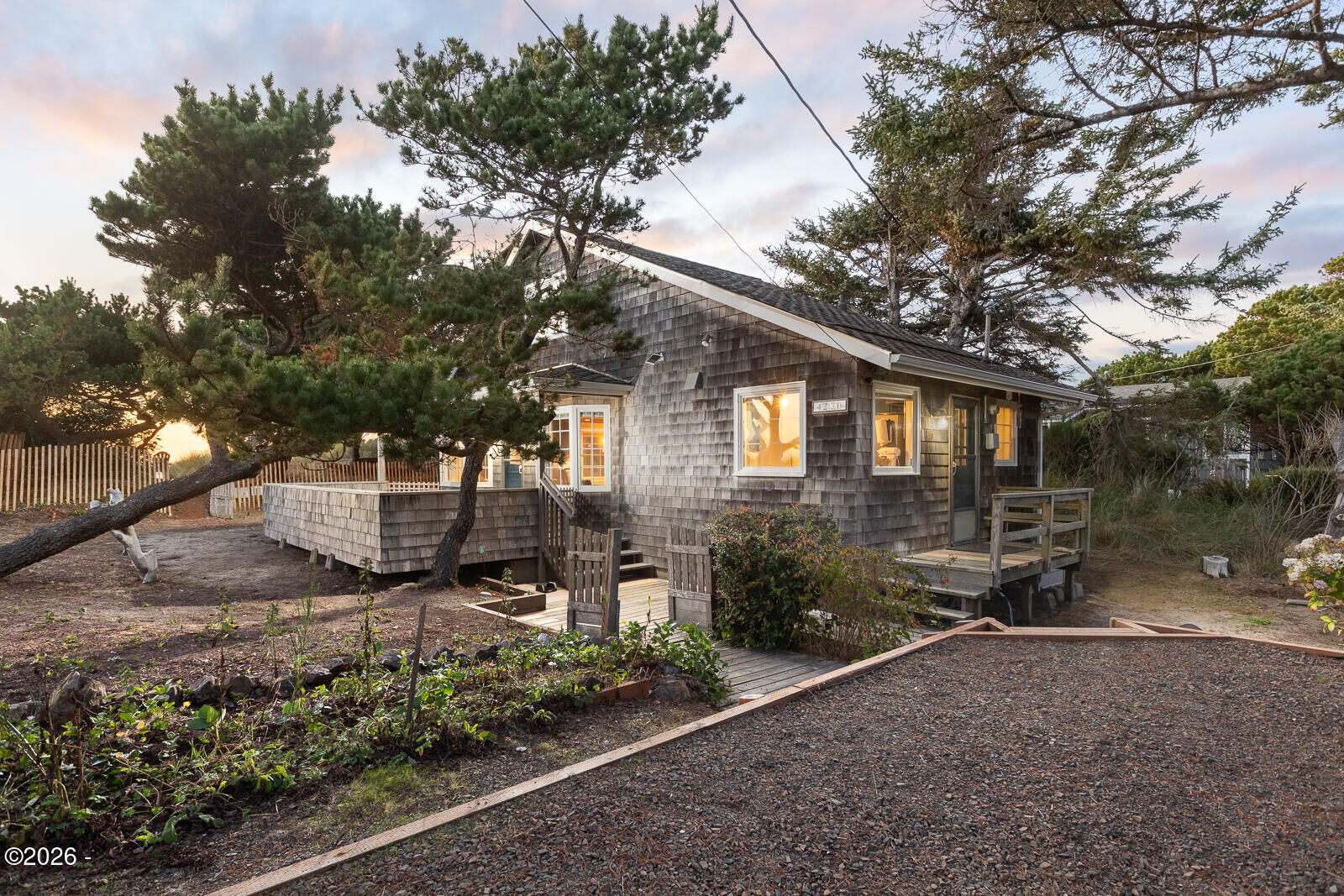 Property Photo: 4230 Independence Avenue OR 97149