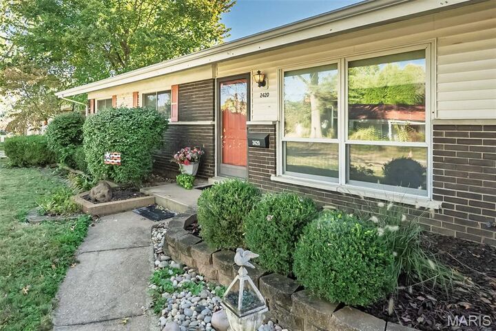 Property Photo: 2420 Canter Way MO 63114