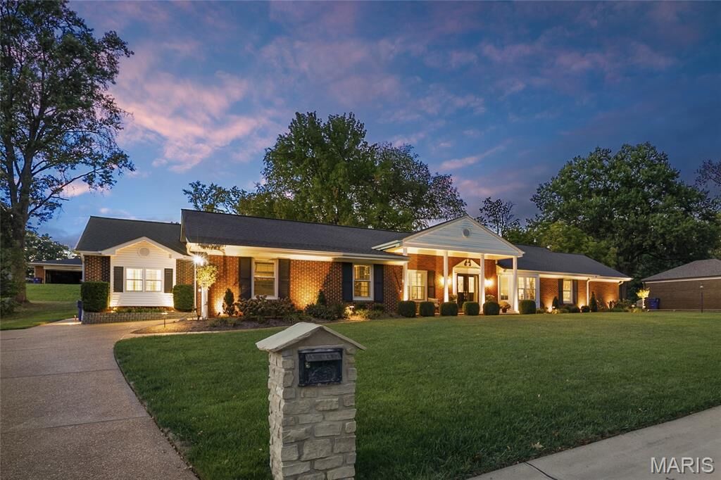 Property Photo: 9059 Whitehaven Drive MO 63123
