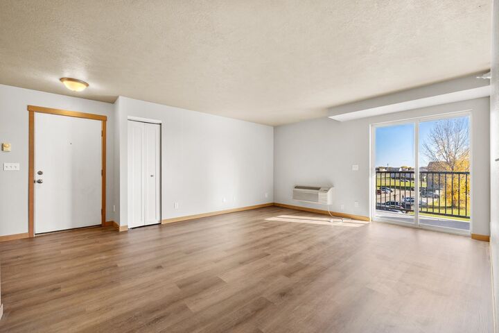 Property Photo:  1620 NW 20th Ave #302  ND 58703 