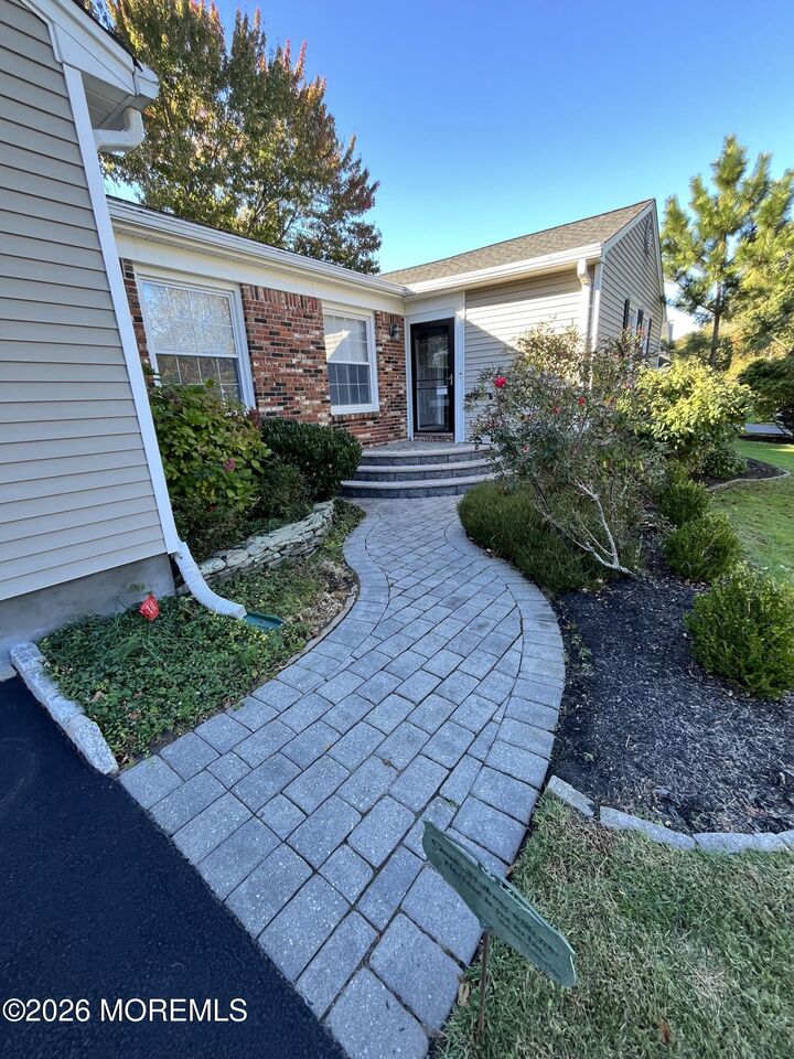 Property Photo:  8 Abbey Lane  NJ 07712 