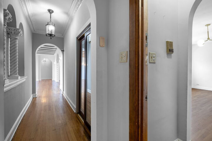 Property Photo: 7370 S South Shore Drive 3W IL 60649