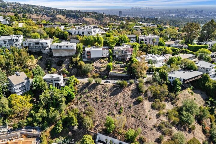 Property Photo:  1340 Braeridge Drive  CA 90210 