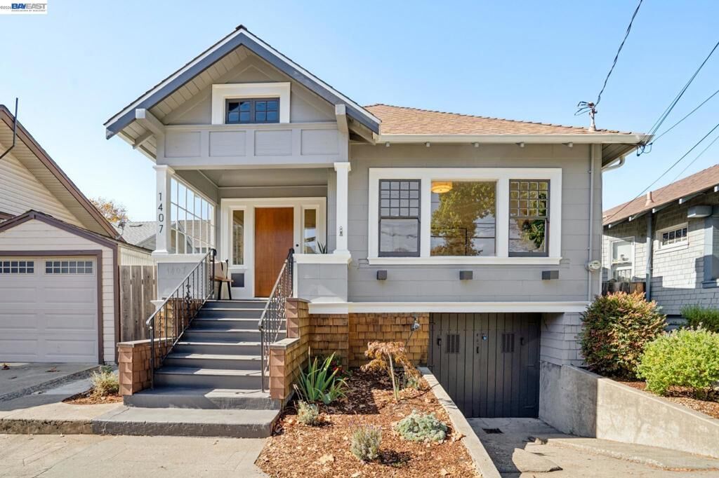 Property Photo:  1407 Pearl St  CA 94501 