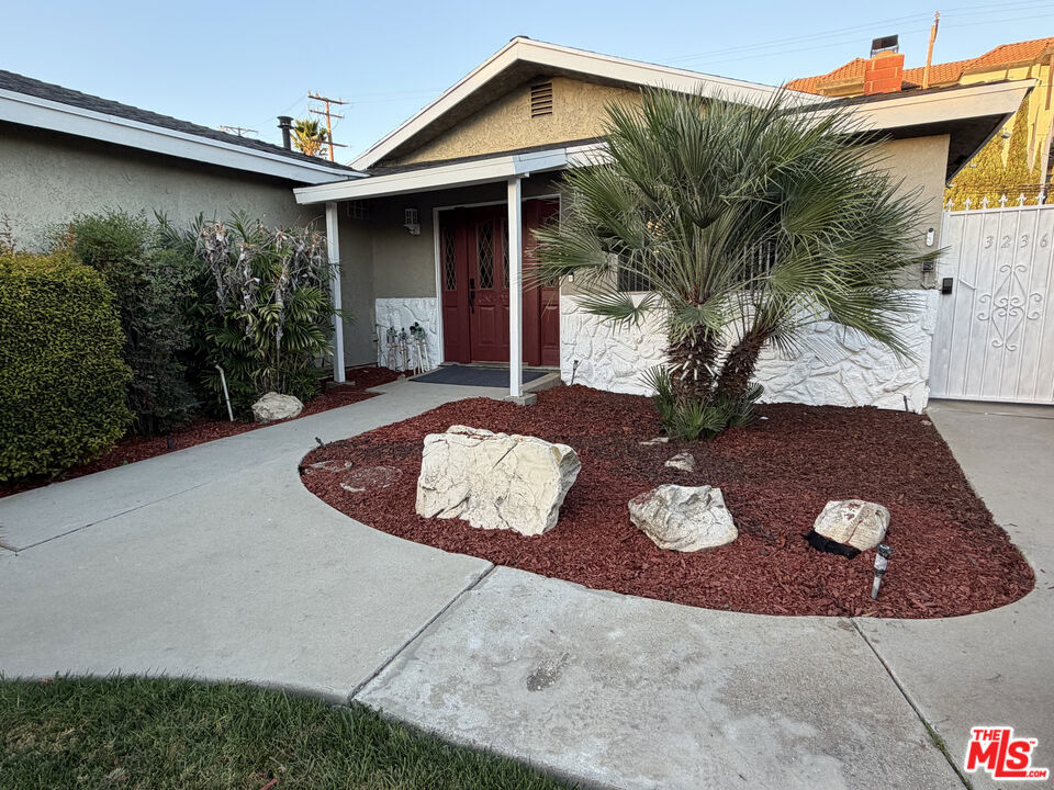 Property Photo:  3234 Locust Avenue  CA 90807 