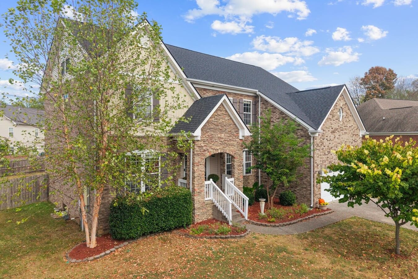 Property Photo:  1021 Queens Pl  TN 37174 