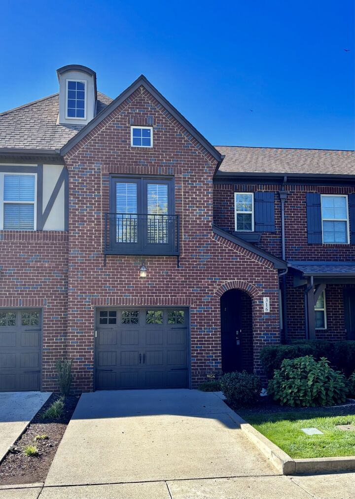 Property Photo:  316 Coronado Pvt Cir  TN 37075 