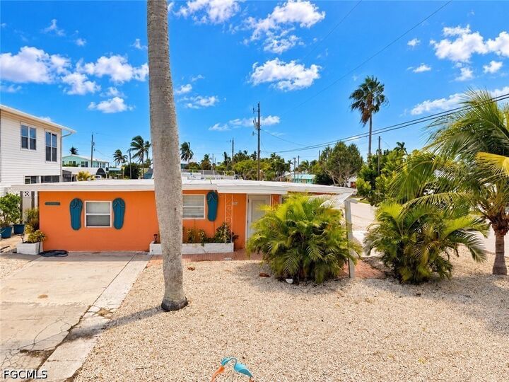 Property Photo: 2566 2nd Street FL 33993