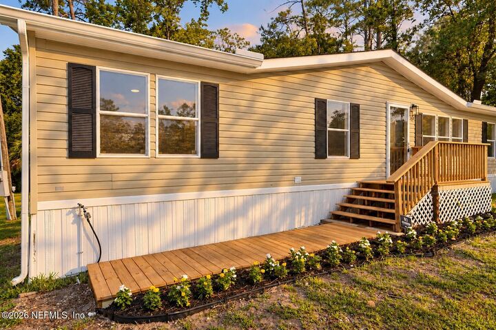Property Photo:  2318 Coconut Boulevard  FL 32110 