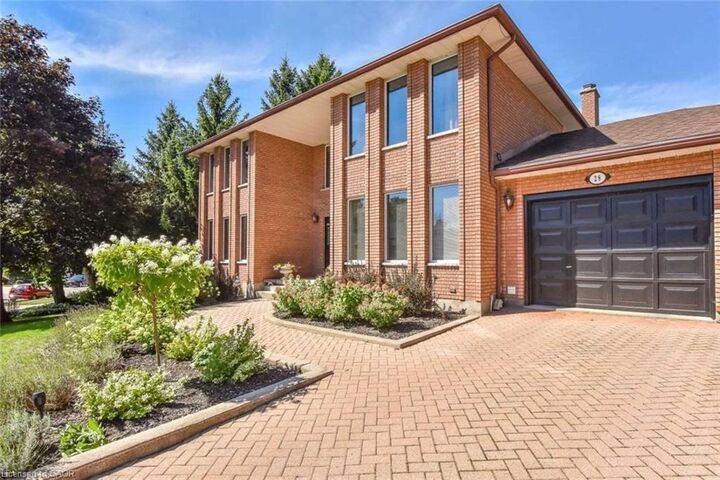 Property Photo:  28 Walnut Drive  ON N1E 4B3 