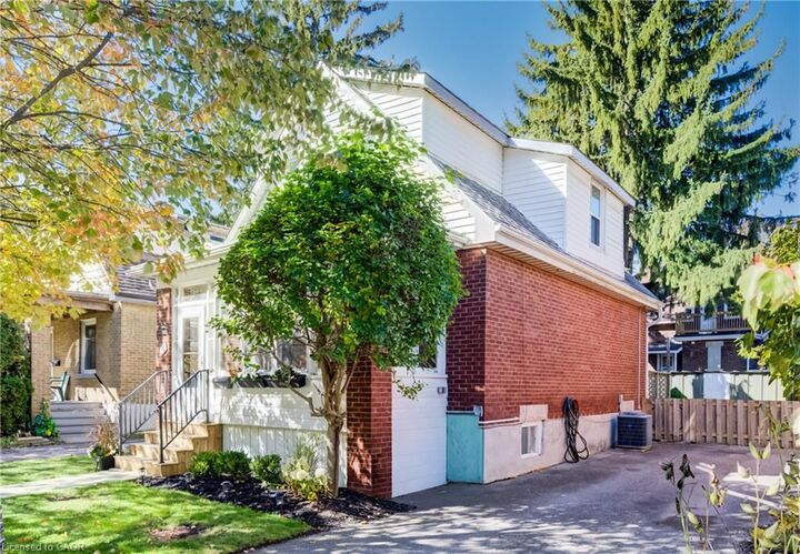 Property Photo:  18 Earl Street  ON N1H 1N6 