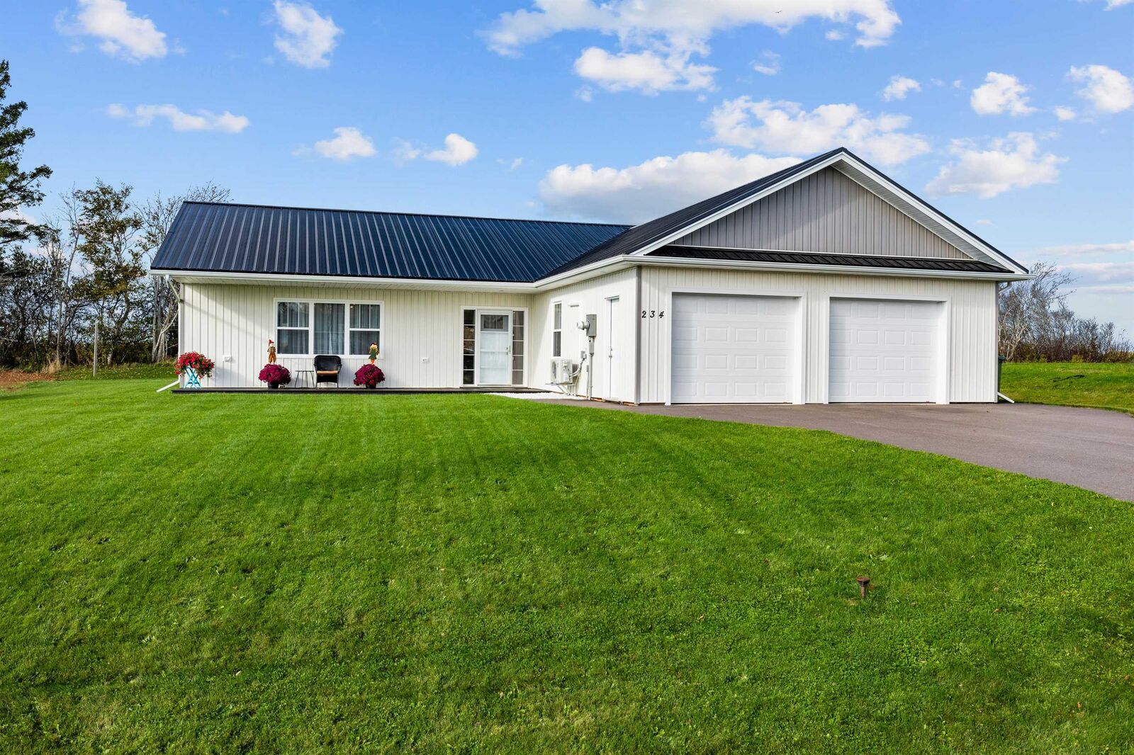Property Photo:  234 Waters Edge Lane Lane SE  PE C0A 1H4 