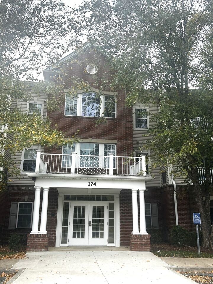 Property Photo:  174 Haverhill Street 325  MA 01810 