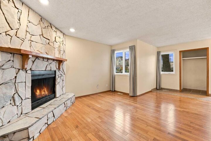 Property Photo:  1712 15 Street NW A  AB T2M 3N7 