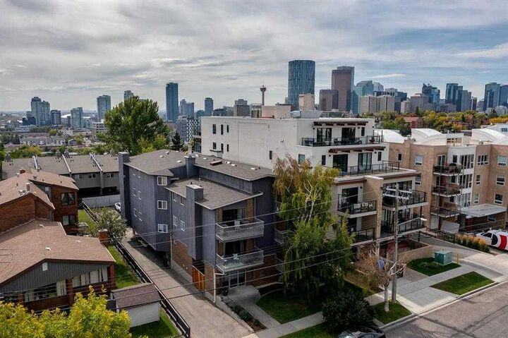 Property Photo:  607 7 Avenue NE 401  AB T2E 0N4 
