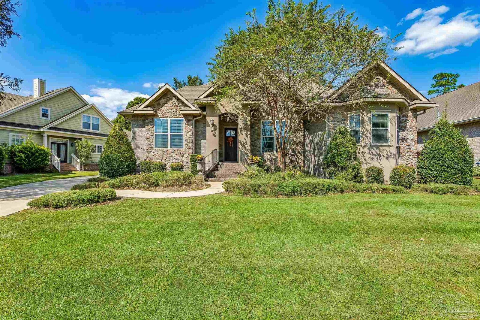 Property Photo: 8560 Salt Grass Dr W FL 32526