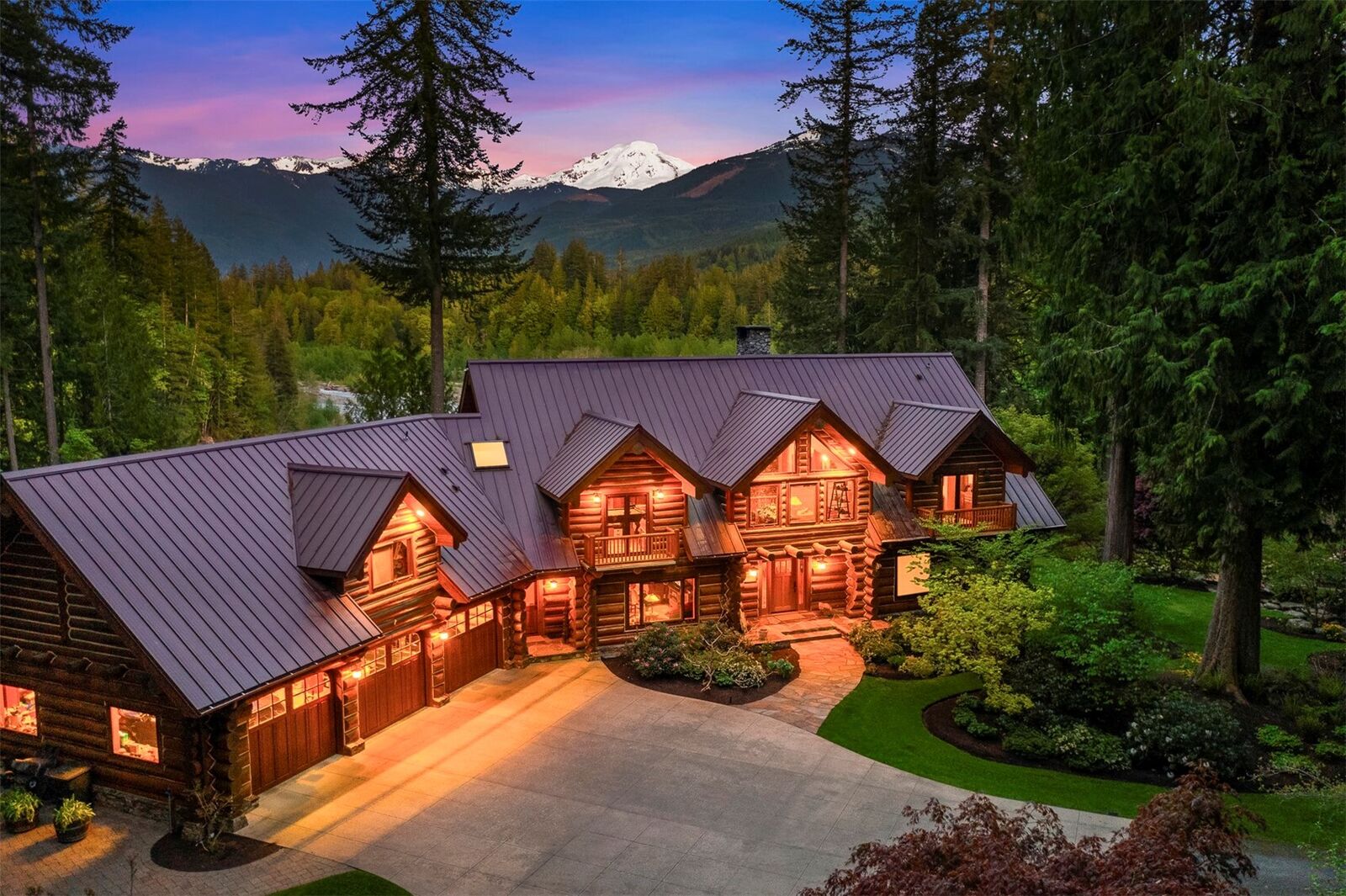 Property Photo: 9216 Mt Baker Hwy WA 98244