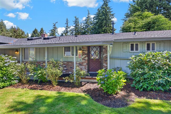 Property Photo:  11725  47th Drive NE  WA 98271 