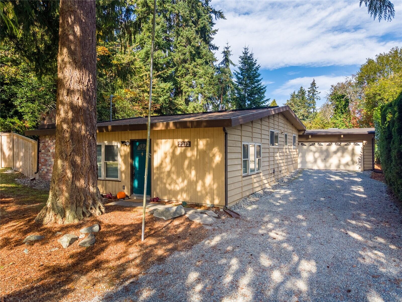 Property Photo: 2212 NE 170th Street WA 98155