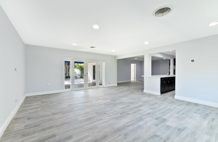 Property Photo:  2160 NE 55th Court  FL 33308 