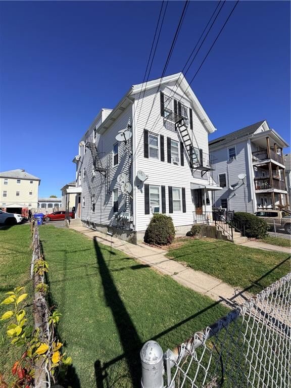 Property Photo:  