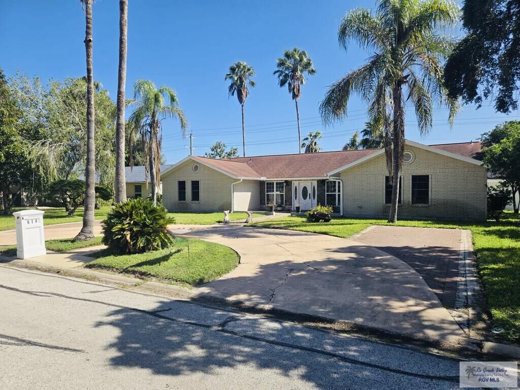 Property Photo: 616 E Palm Valley Dr. TX 78552