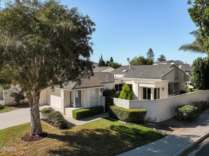 Property Photo:  901 Ruby Avenue  CA 93004 
