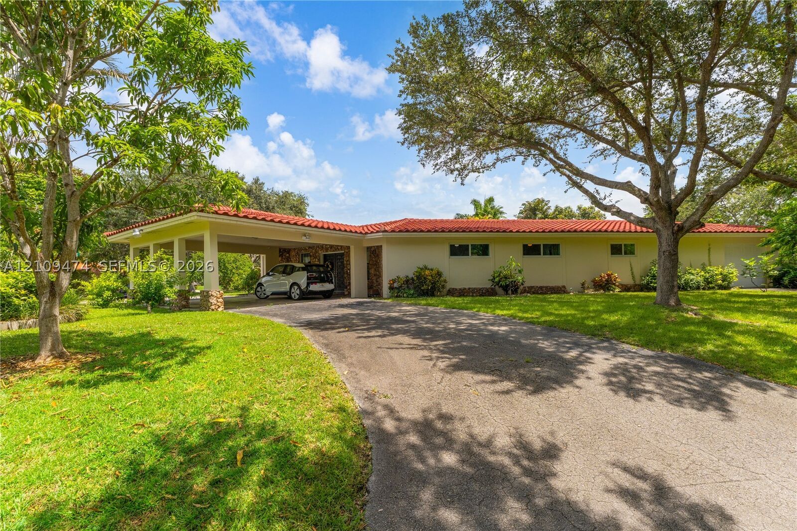 Property Photo: 13321 SW 105th Ave FL 33176